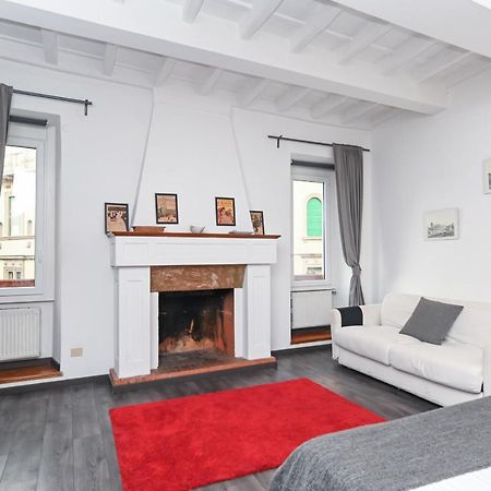 רומא Gorgeous Trastevere Loft On The River מראה חיצוני תמונה