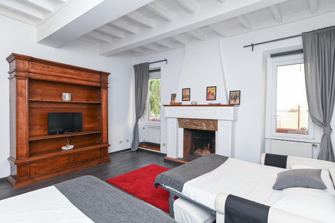 רומא Gorgeous Trastevere Loft On The River מראה חיצוני תמונה