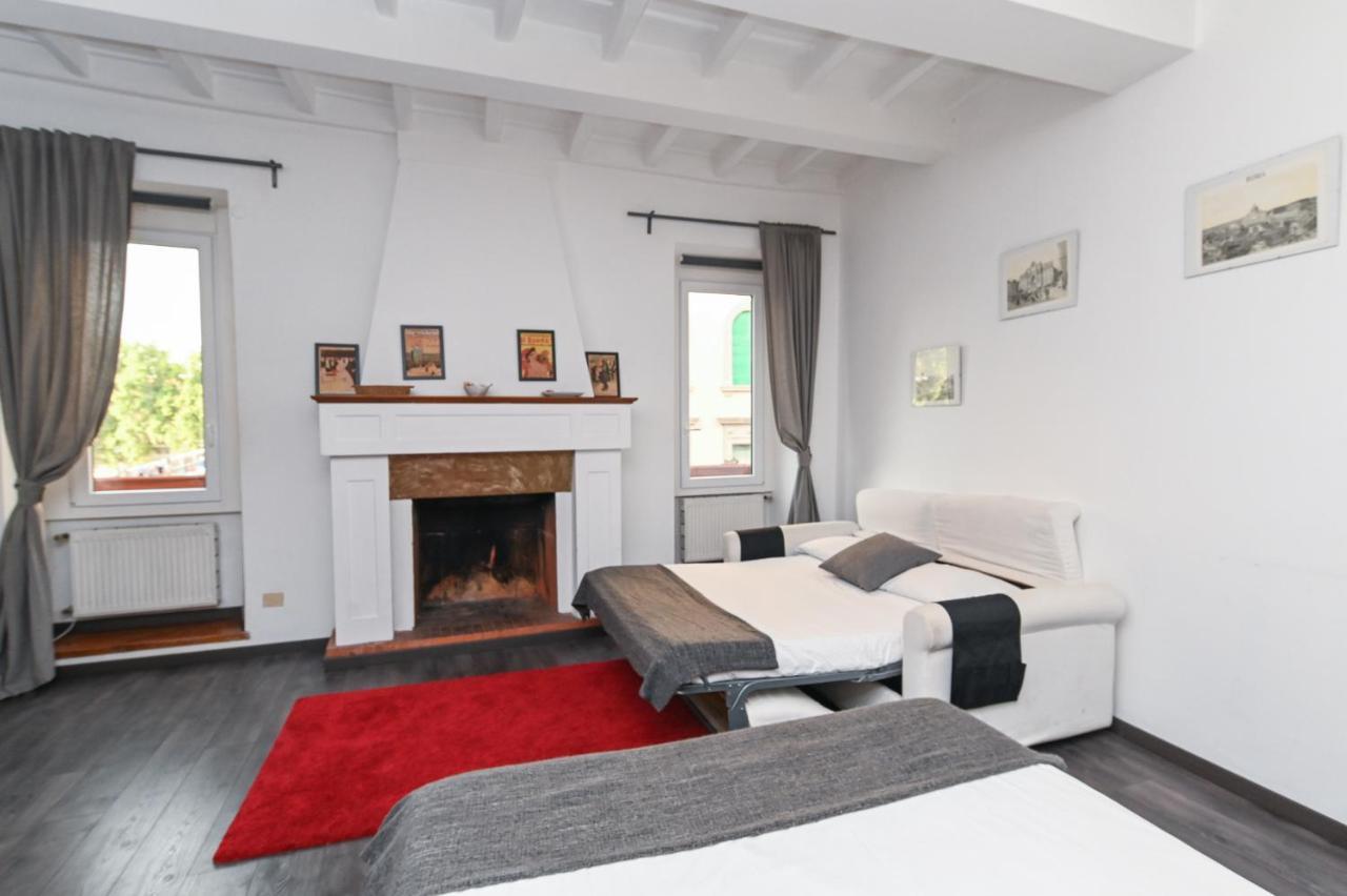 רומא Gorgeous Trastevere Loft On The River מראה חיצוני תמונה