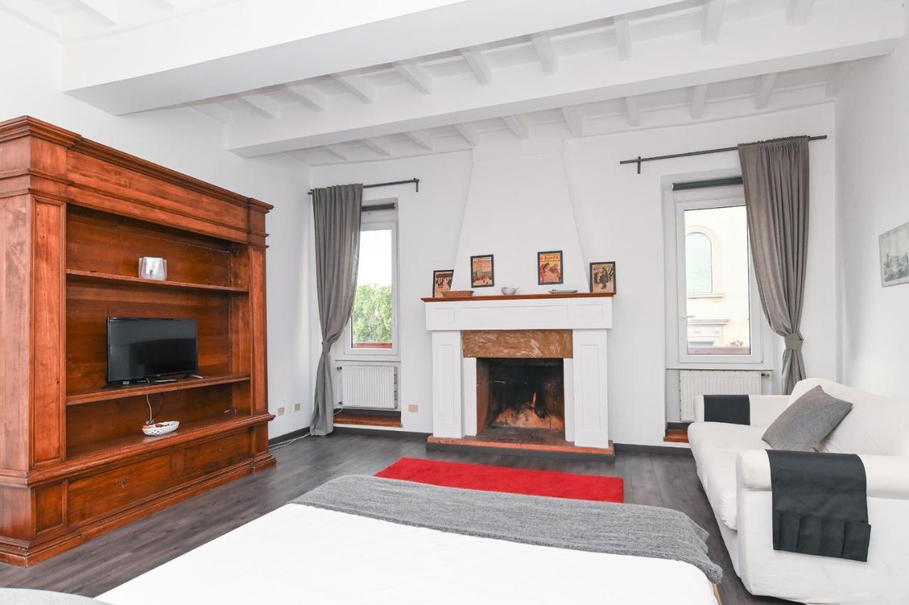 רומא Gorgeous Trastevere Loft On The River מראה חיצוני תמונה