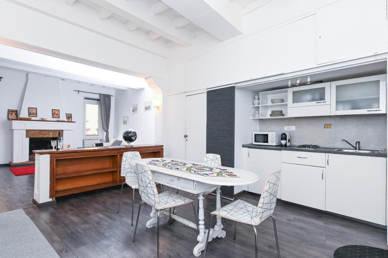 רומא Gorgeous Trastevere Loft On The River מראה חיצוני תמונה