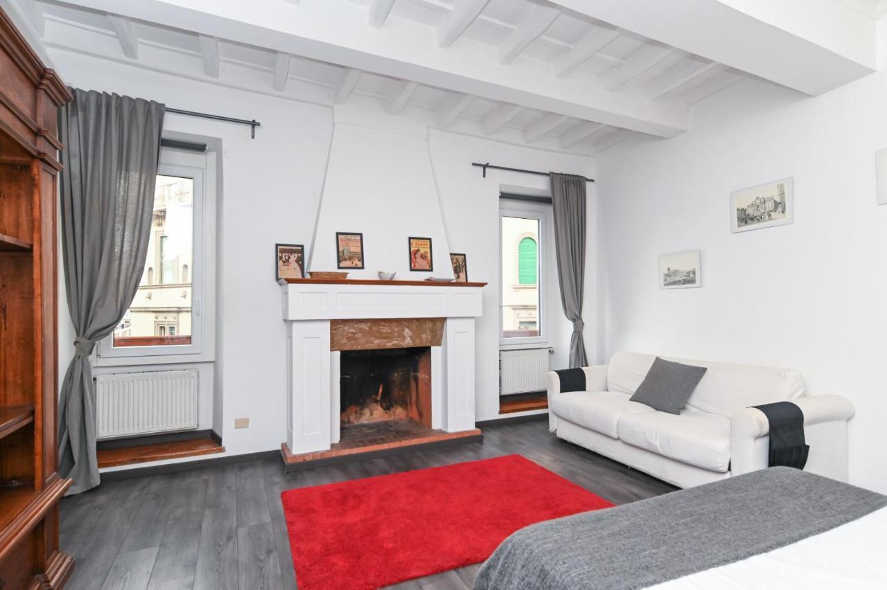 רומא Gorgeous Trastevere Loft On The River מראה חיצוני תמונה